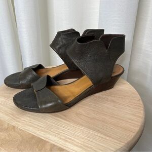 Coclico brown leather wedge sandals